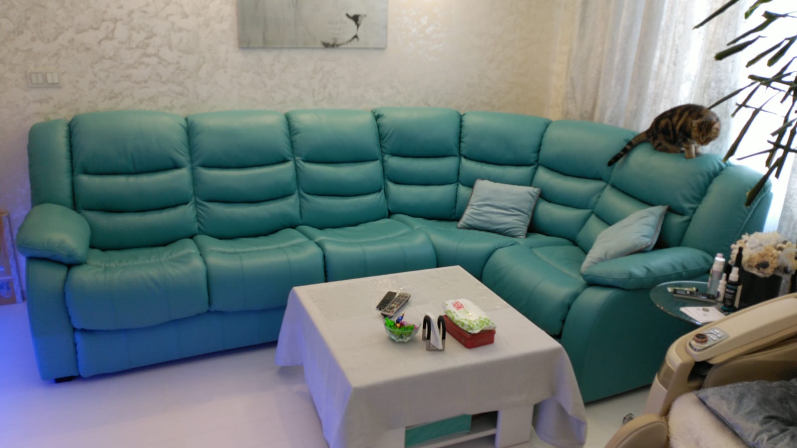 Перетяжка дивана на дому. Красково